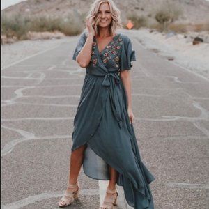 Wren & Ivory Dress | Jodifl | embroidered hi lo | size S